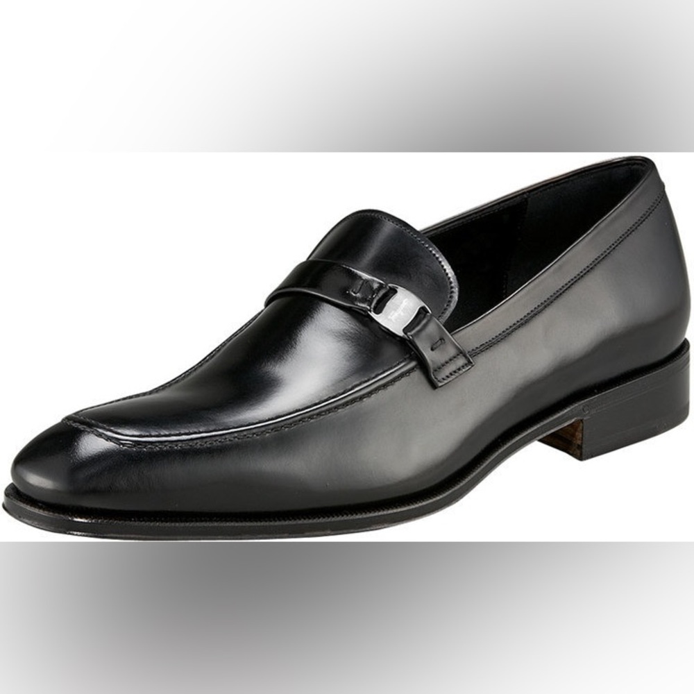 SALVATORE FERRAGAMO 'Destin' Black‎ Leather Loafers